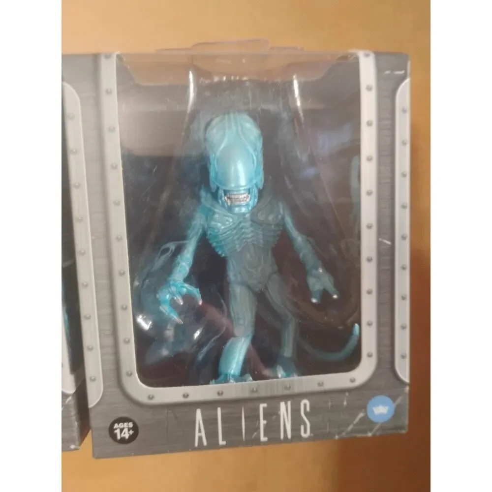 Loyal Subjects Aliens Hudson Blue Alien Bishop Figures